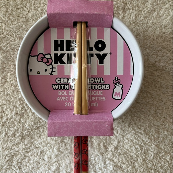Hello Kitty Ramen 🍜 bowl. - Picture 3 of 3
